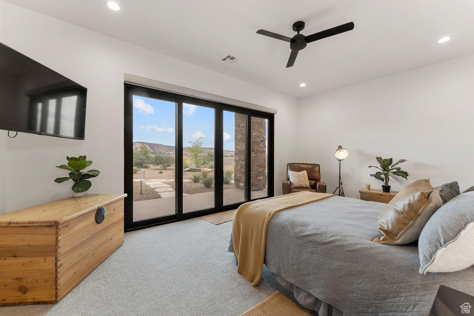 LEDGES OF ST GEORGE PH 8 - Residential