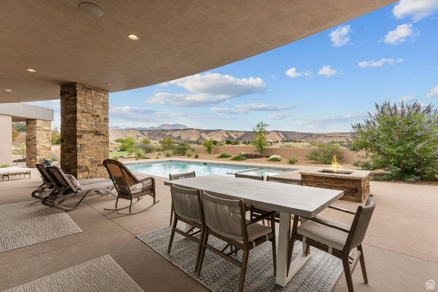 LEDGES OF ST GEORGE PH 8 - Residential