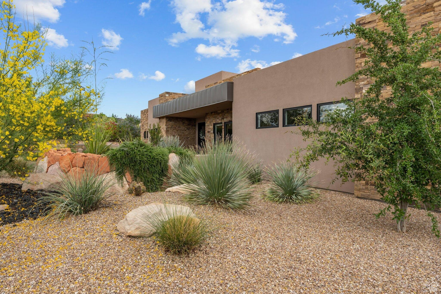 LEDGES OF ST GEORGE PH 8 - Residential