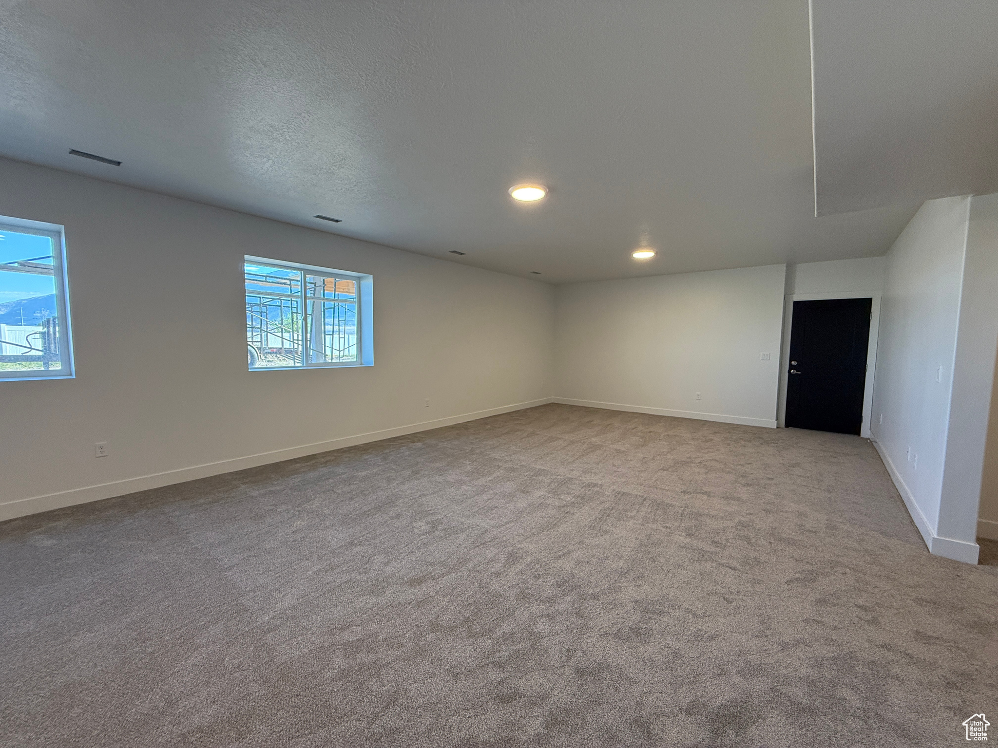 DIAMOND E - Residential