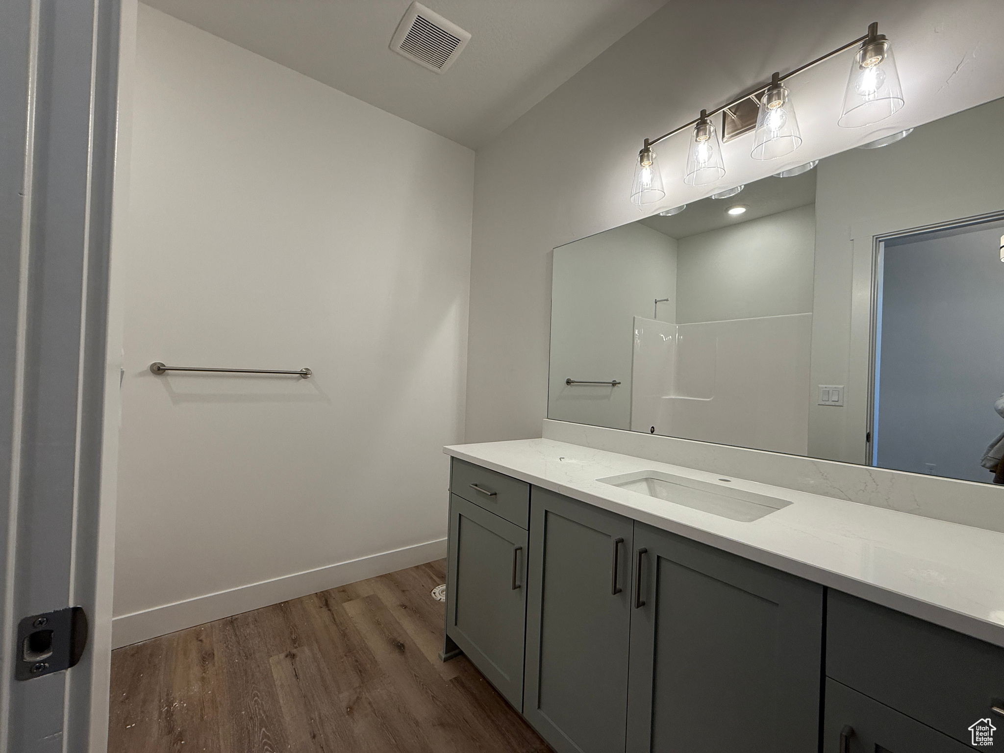 DIAMOND E - Residential