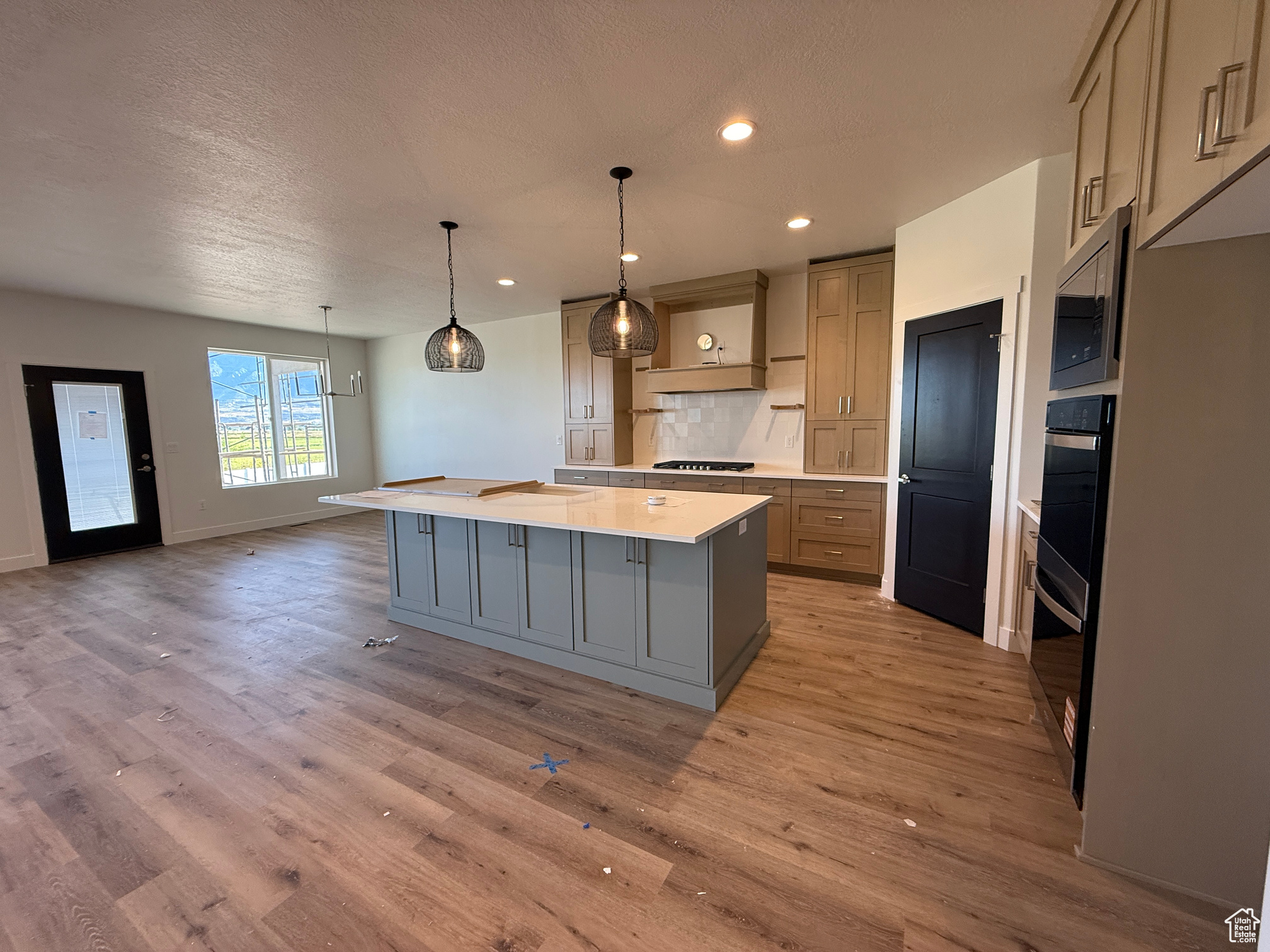 DIAMOND E - Residential