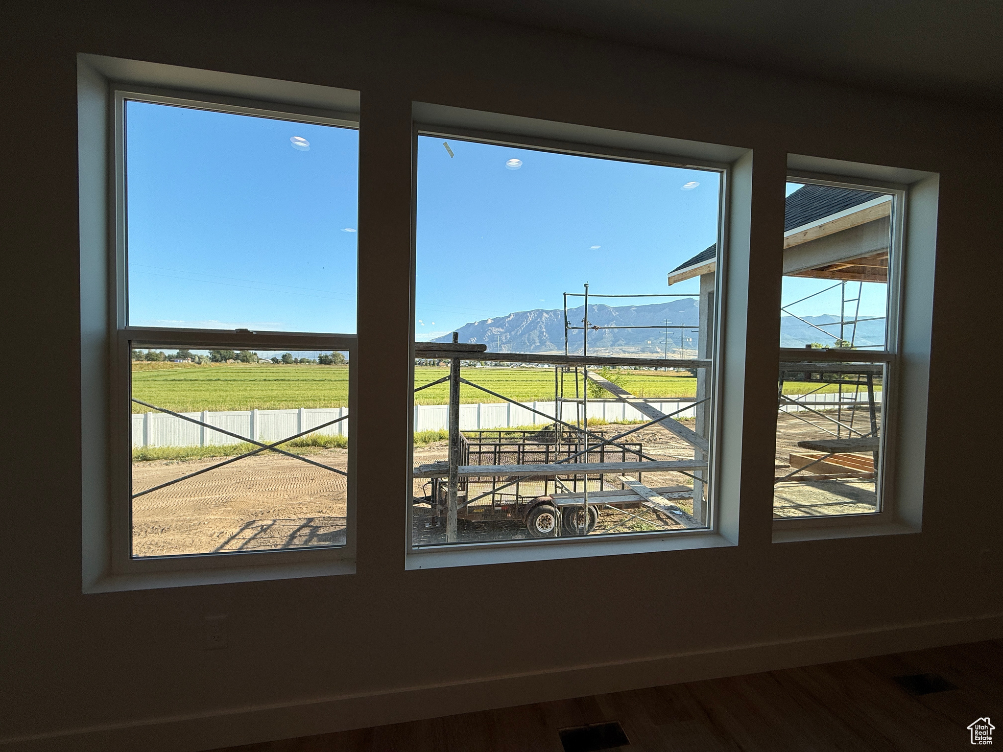 DIAMOND E - Residential