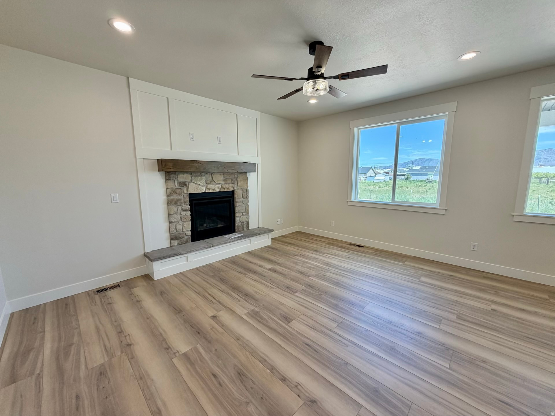 HIDDEN VALLEY - Residential