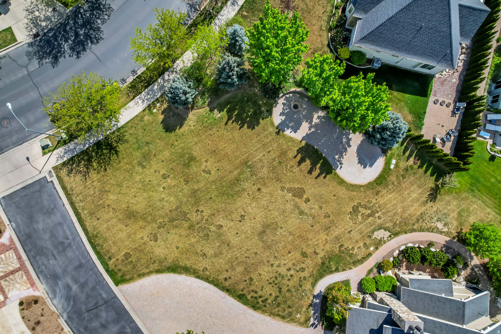 THE GABLES AT GRANDVIEW - Land
