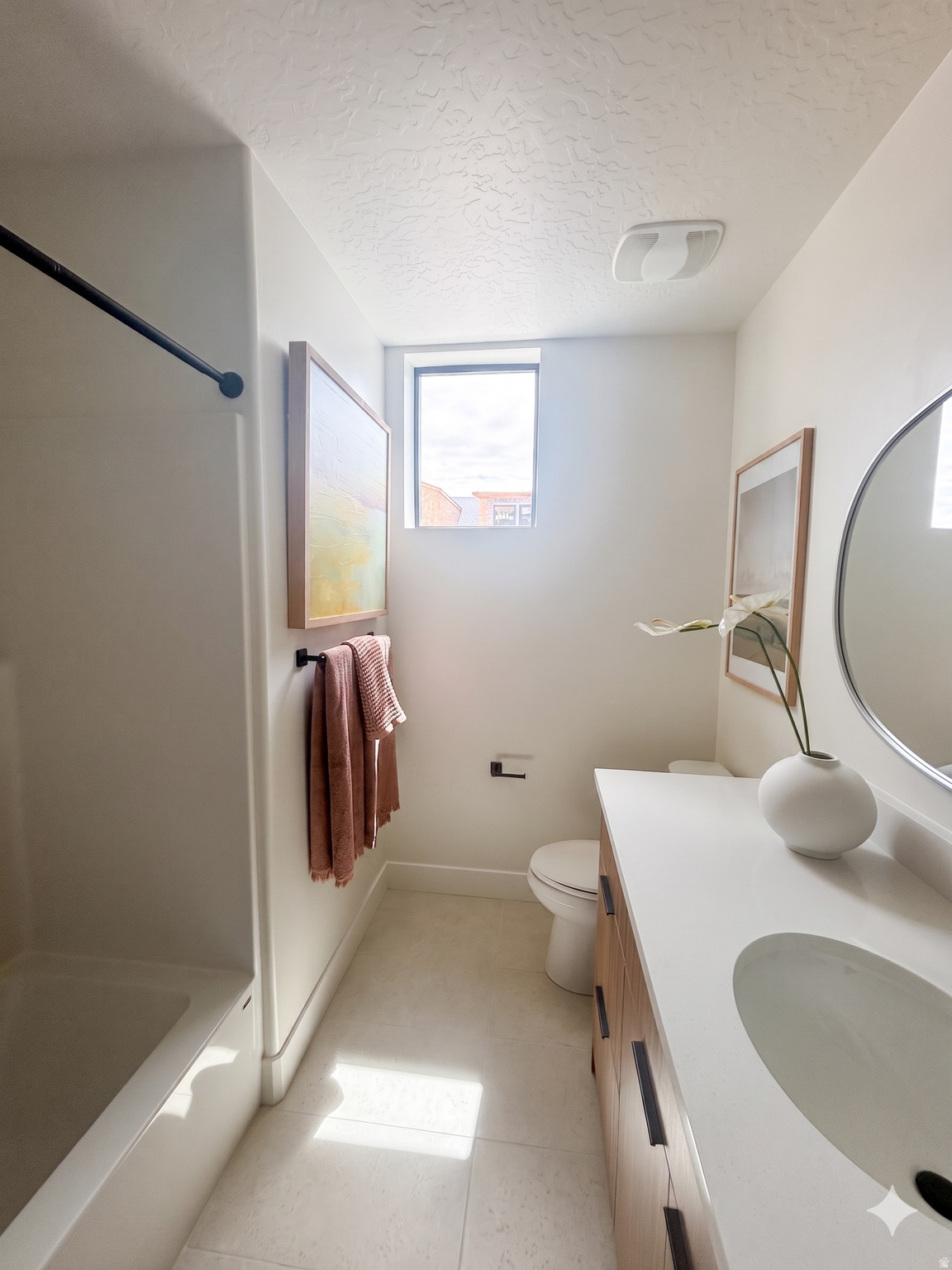 VISTAS AT THE POINT - Residential