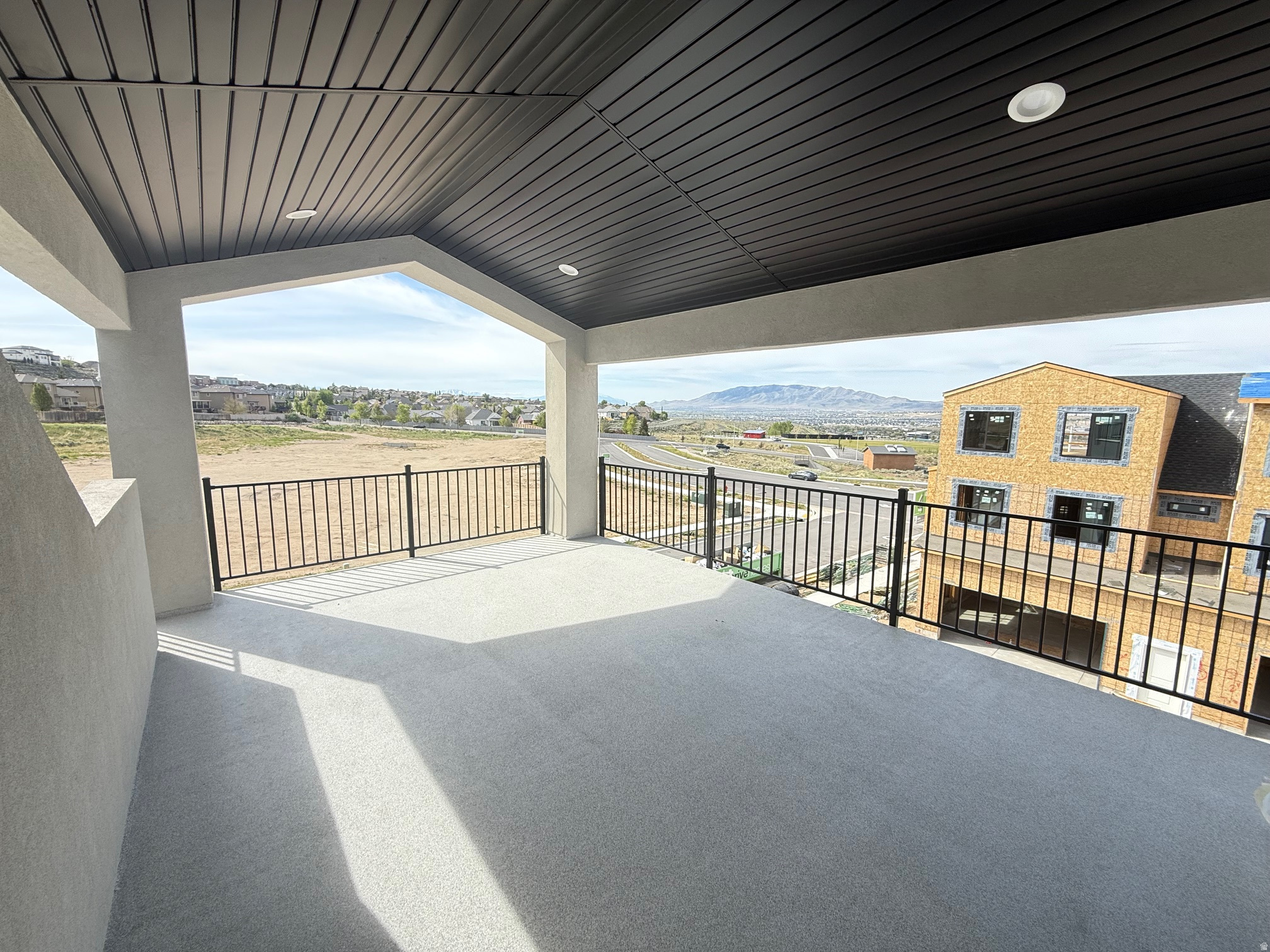 VISTAS AT THE POINT - Residential