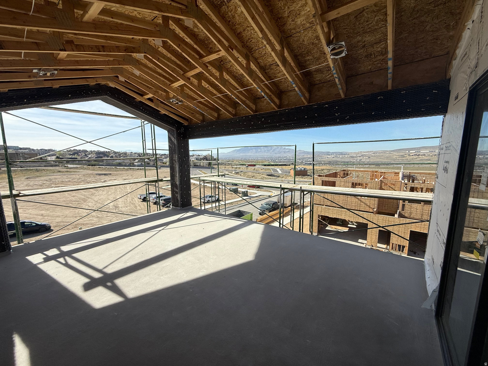 VISTAS AT THE POINT - Residential