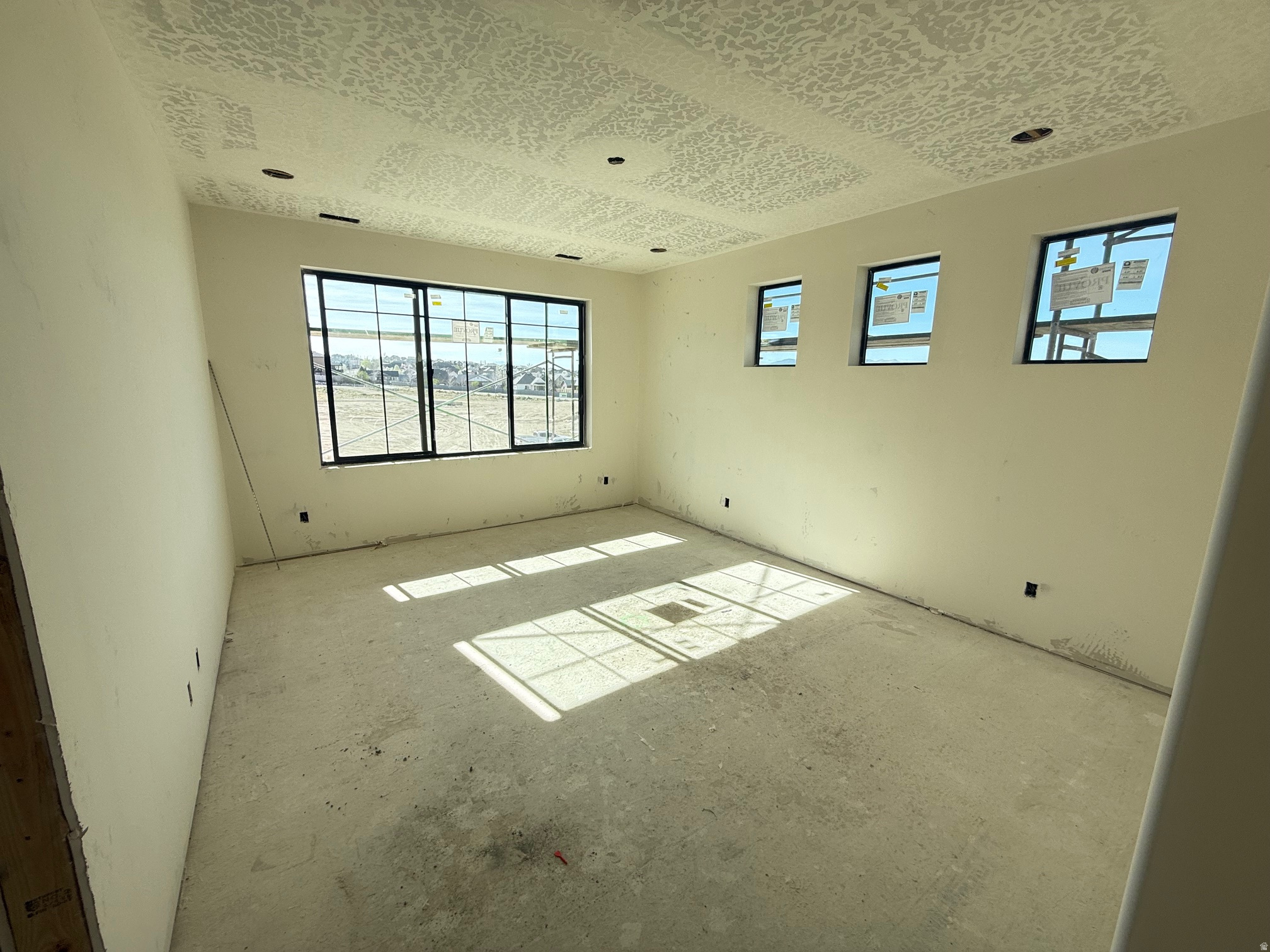 VISTAS AT THE POINT - Residential