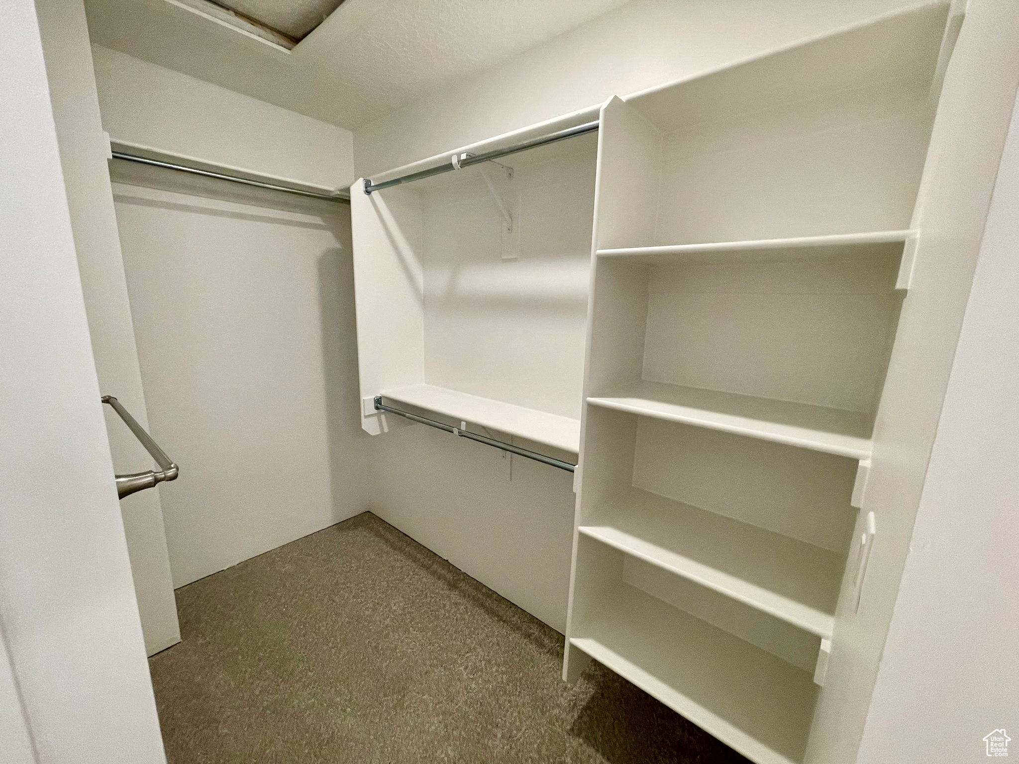 BEACON POINTE - Residential