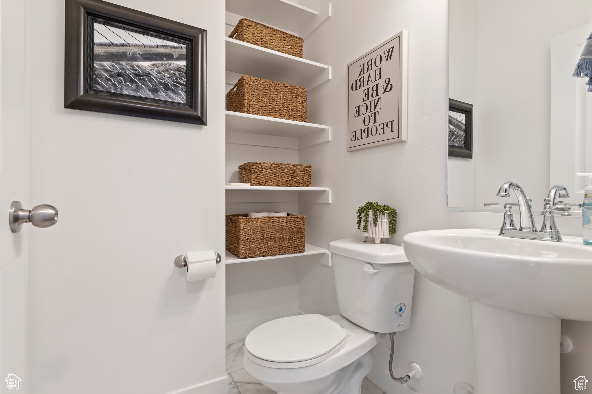 BEACON POINTE - Residential