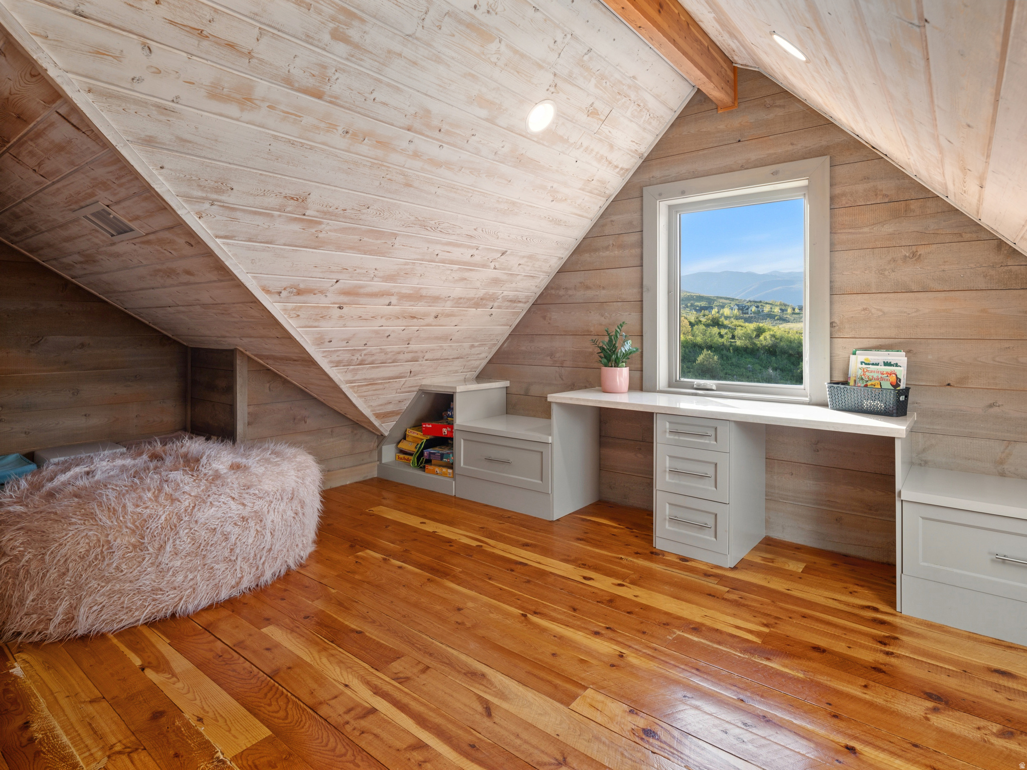 SUMMIT AT SKI LAKE - Residential