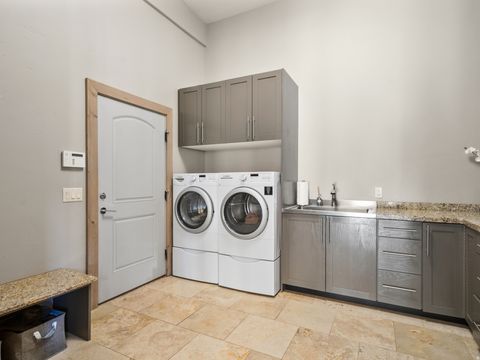 Tiny photo for 6438 E SUMMIT CV, Huntsville, UT 84317 (MLS # 2153802)