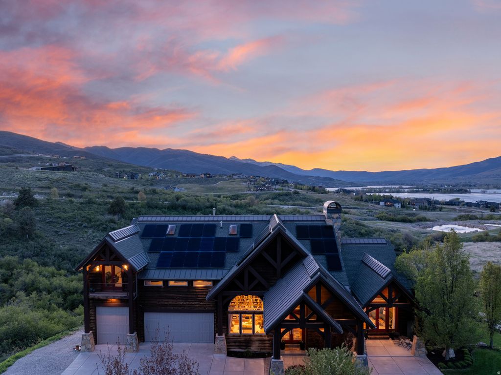 Photo of 6438 E SUMMIT CV, Huntsville, UT 84317 (MLS # 2153802)