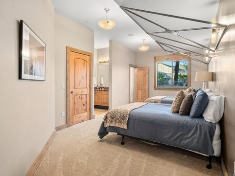 Tiny photo for 6438 E SUMMIT CV, Huntsville, UT 84317 (MLS # 2153802)
