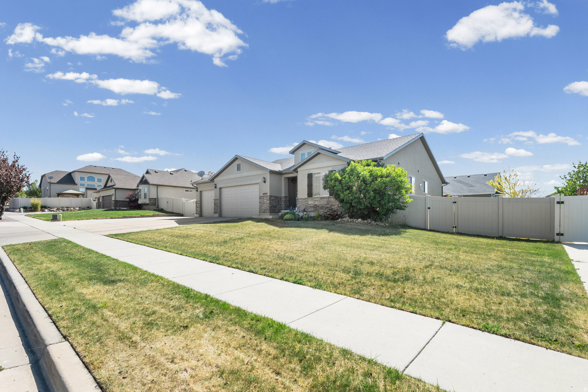 VALLEY FIELDS 451 - Residential