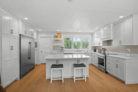 Tiny photo for 3010 N CHEROKEE LN, Provo, UT 84604 (MLS # 2152508)