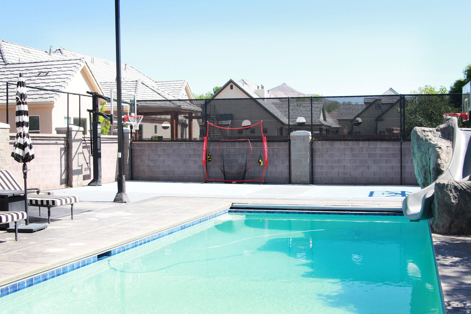 WINDSOR ESTATES AMD - Residential