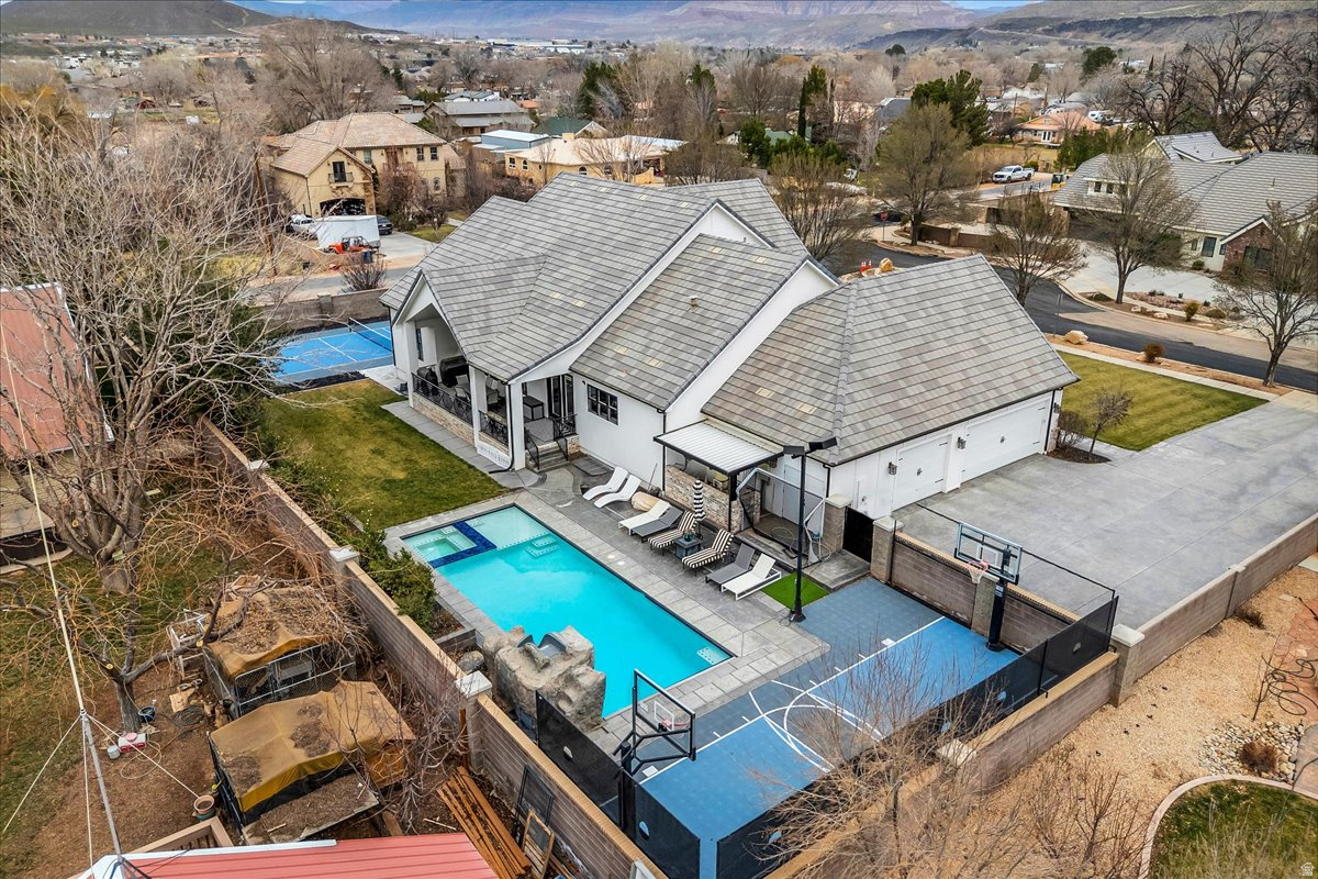 WINDSOR ESTATES AMD - Residential