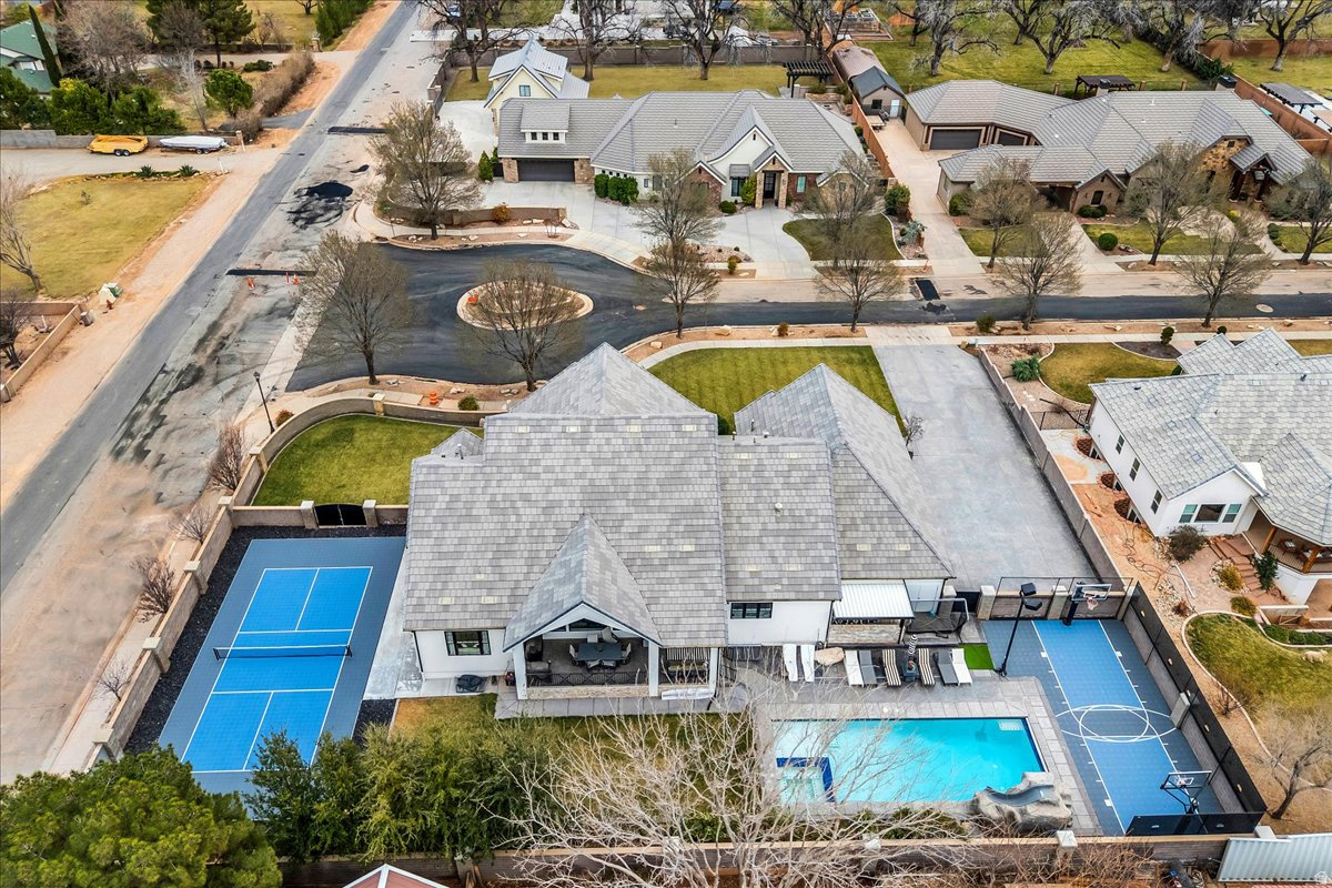 WINDSOR ESTATES AMD - Residential