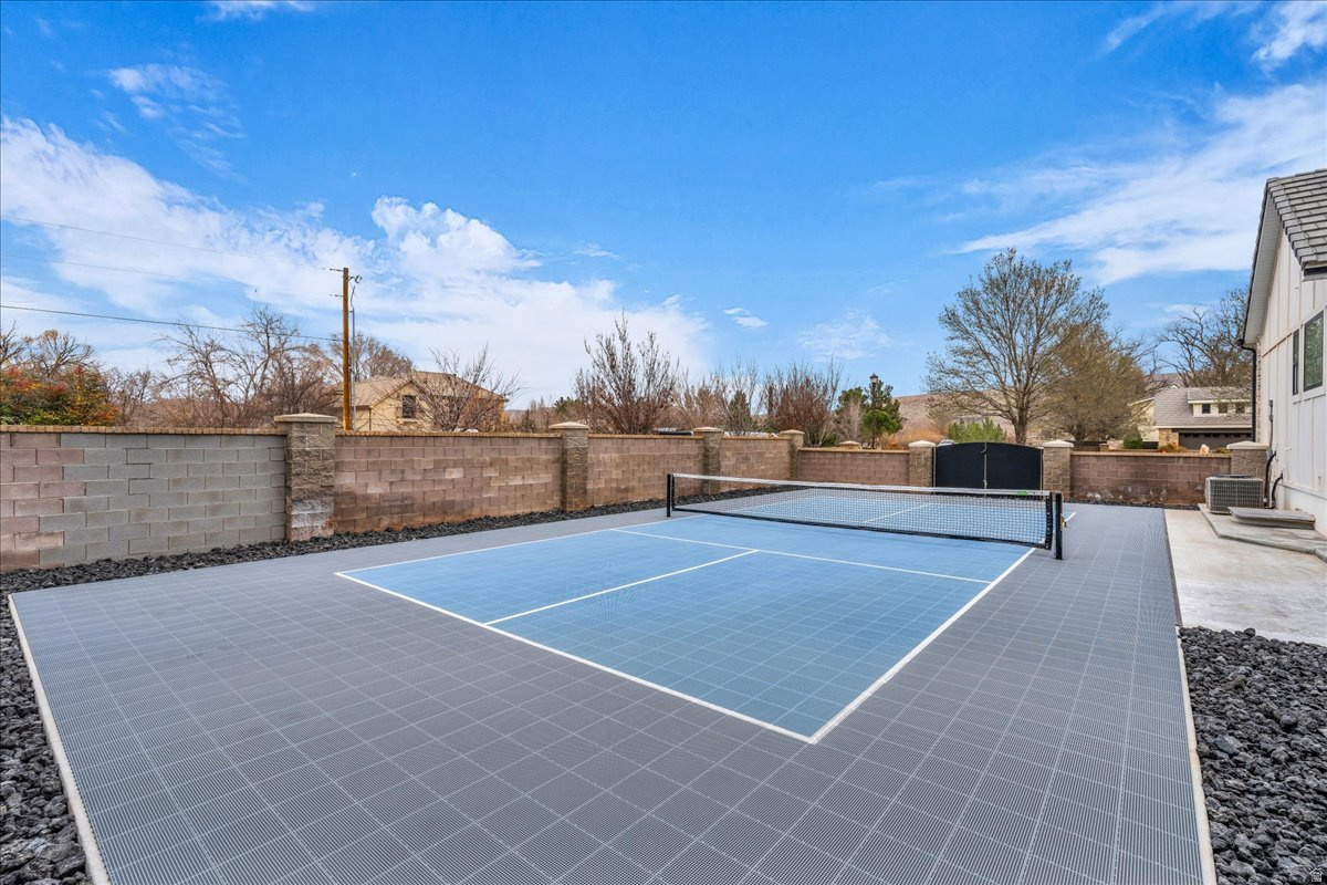 WINDSOR ESTATES AMD - Residential