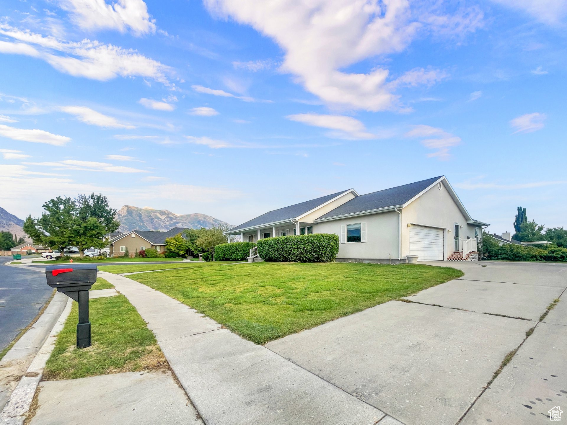 WOOD ESTATES - Residential