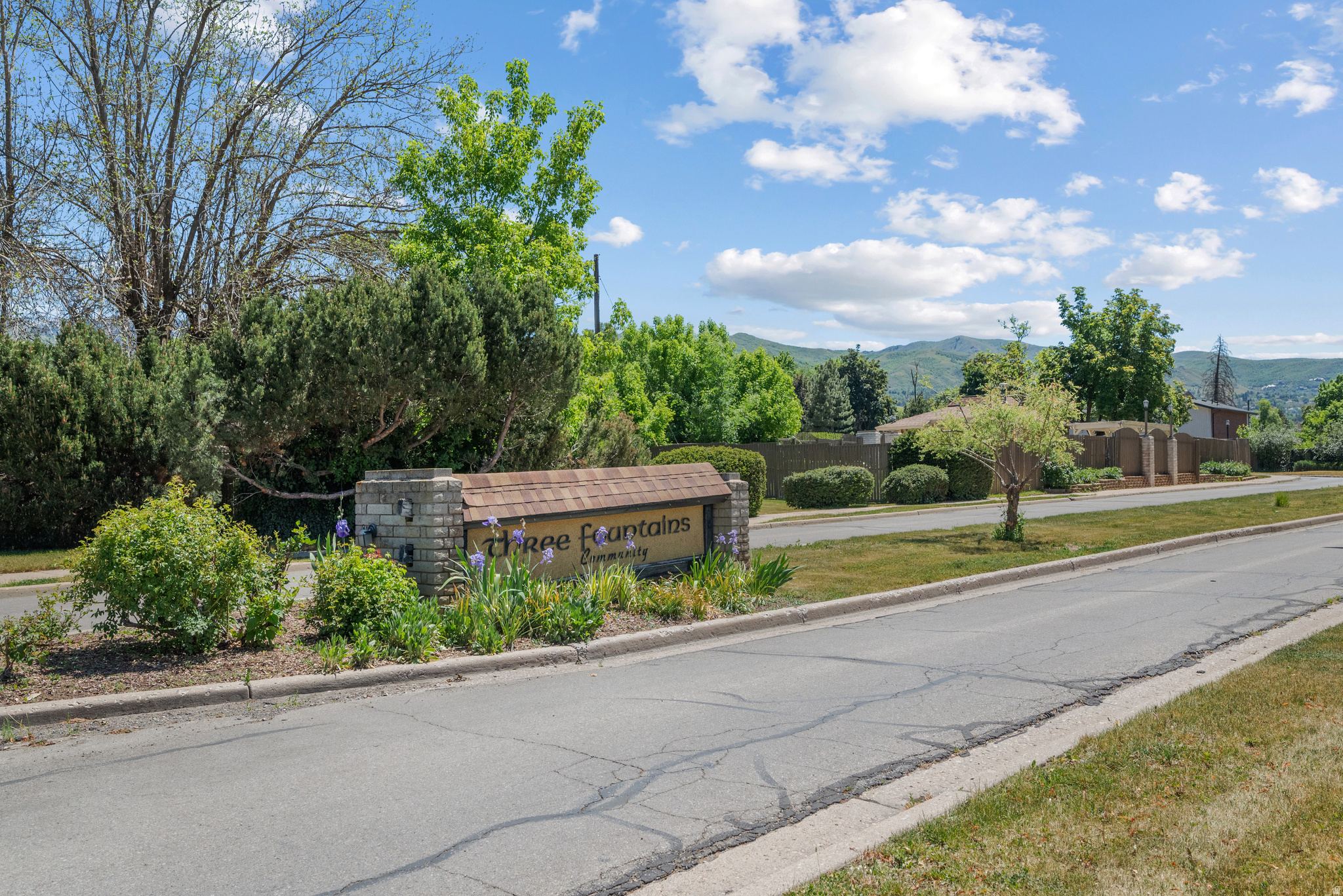 THREE FOUNTAINS - Residential