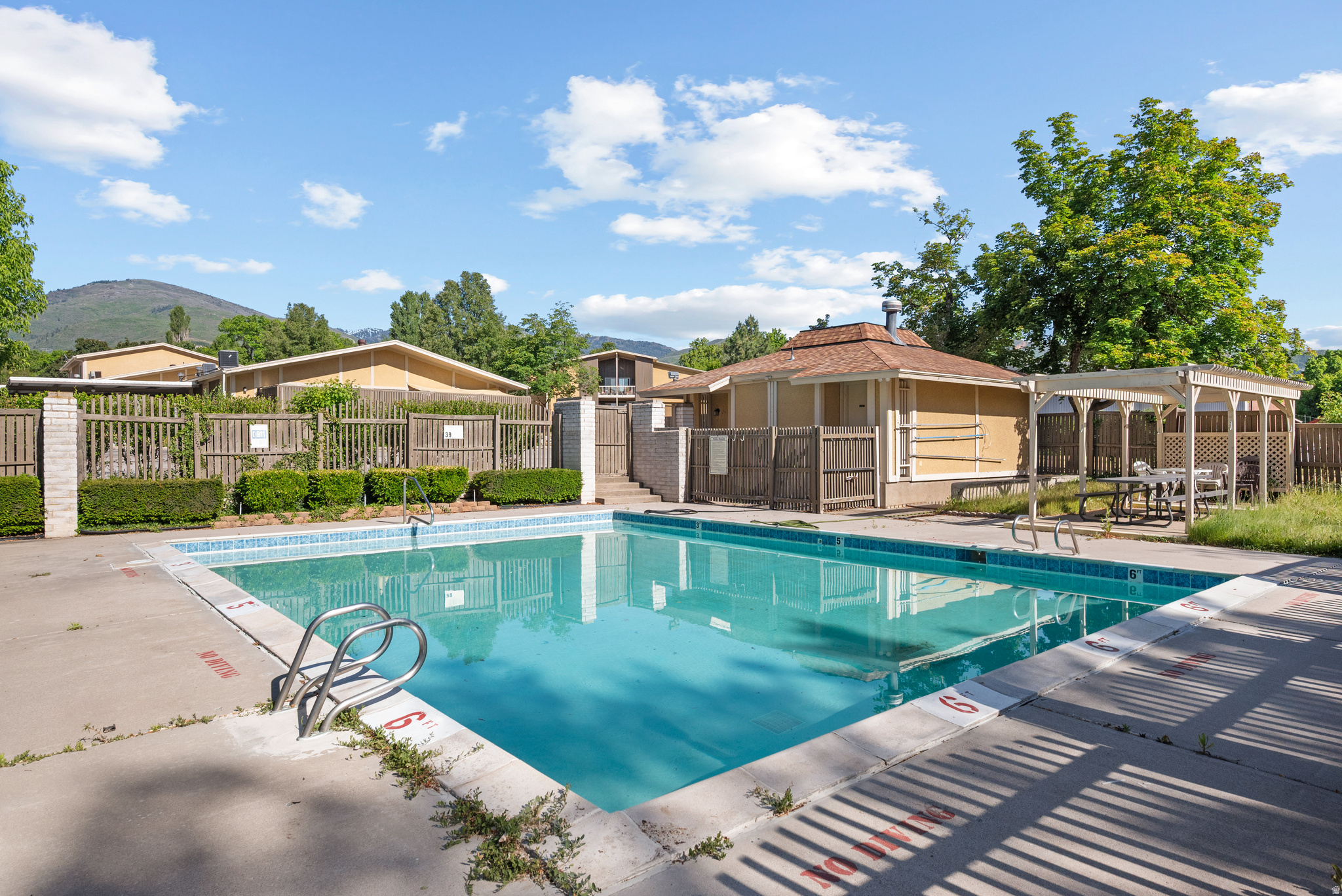 THREE FOUNTAINS - Residential