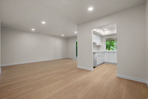 Tiny photo for 337 E PEACH LN S, Bountiful, UT 84010 (MLS # 2158909)