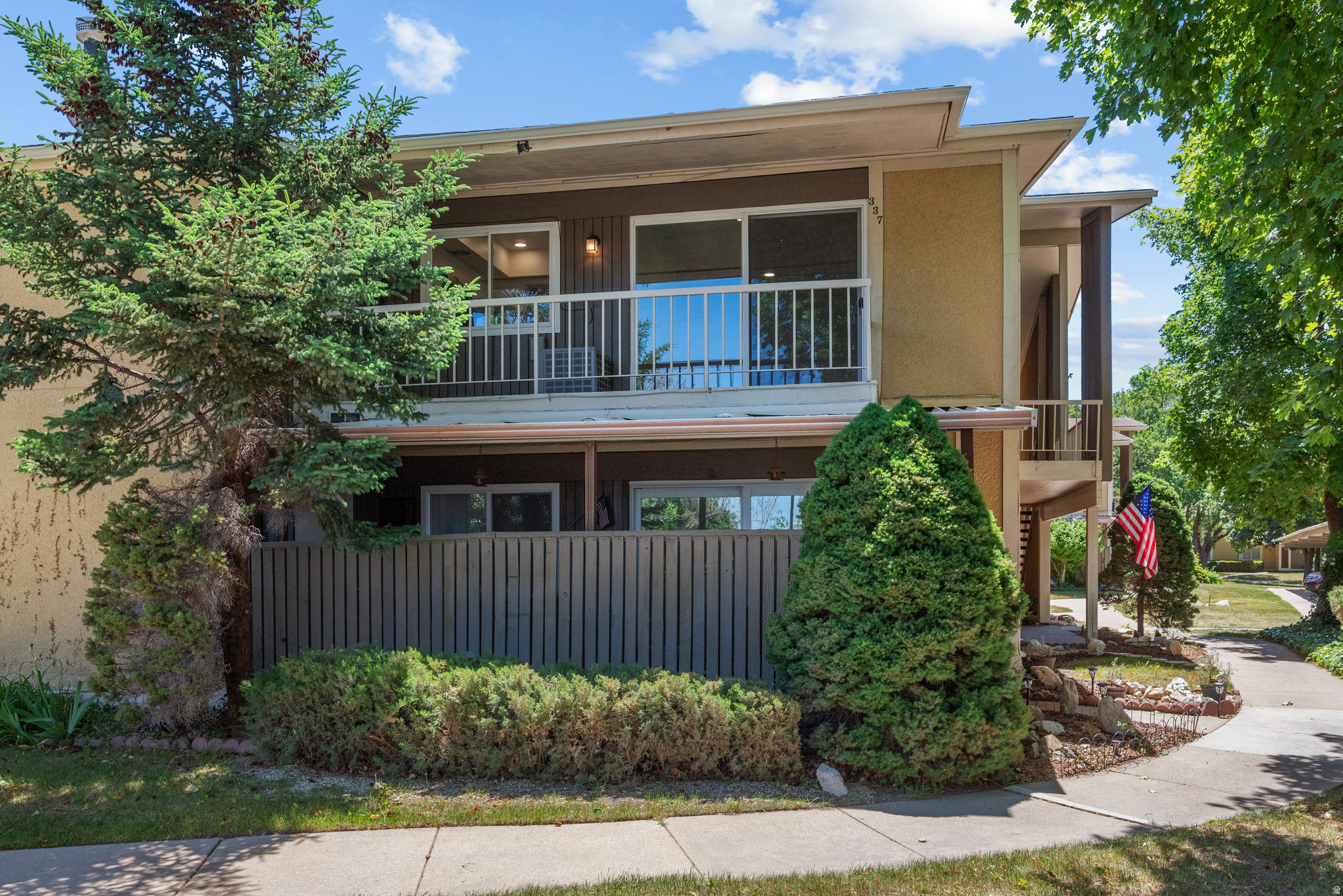 THREE FOUNTAINS - Residential