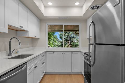 Tiny photo for 337 E PEACH LN S, Bountiful, UT 84010 (MLS # 2158909)