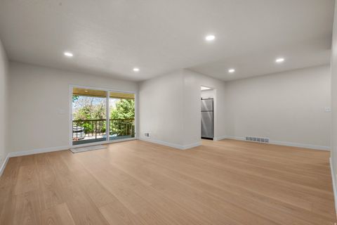 Tiny photo for 337 E PEACH LN S, Bountiful, UT 84010 (MLS # 2158909)