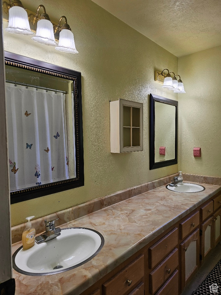 ROBINWOOD ACRES - Residential