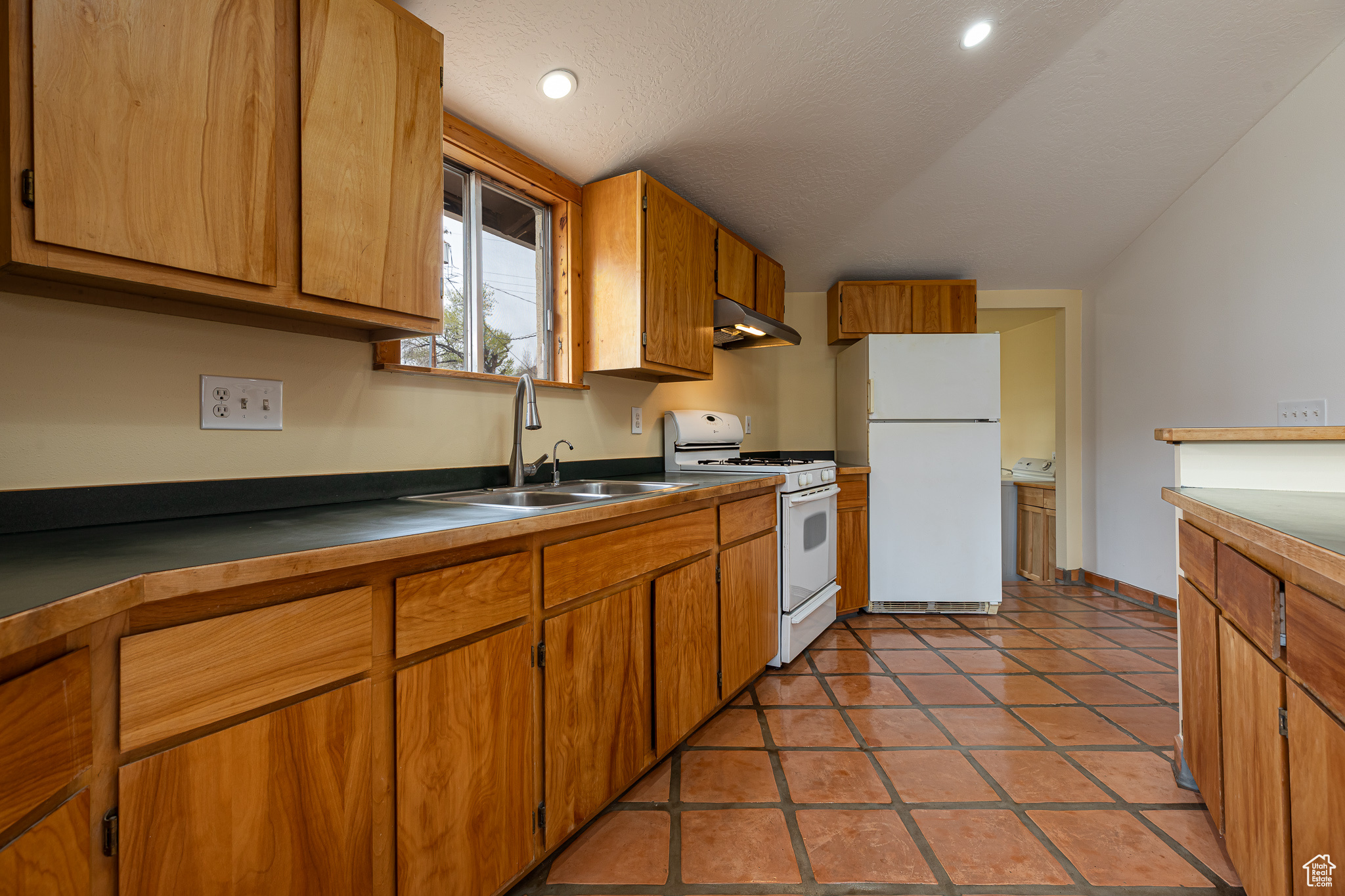 246 N 150, Kanab, Utah image 9