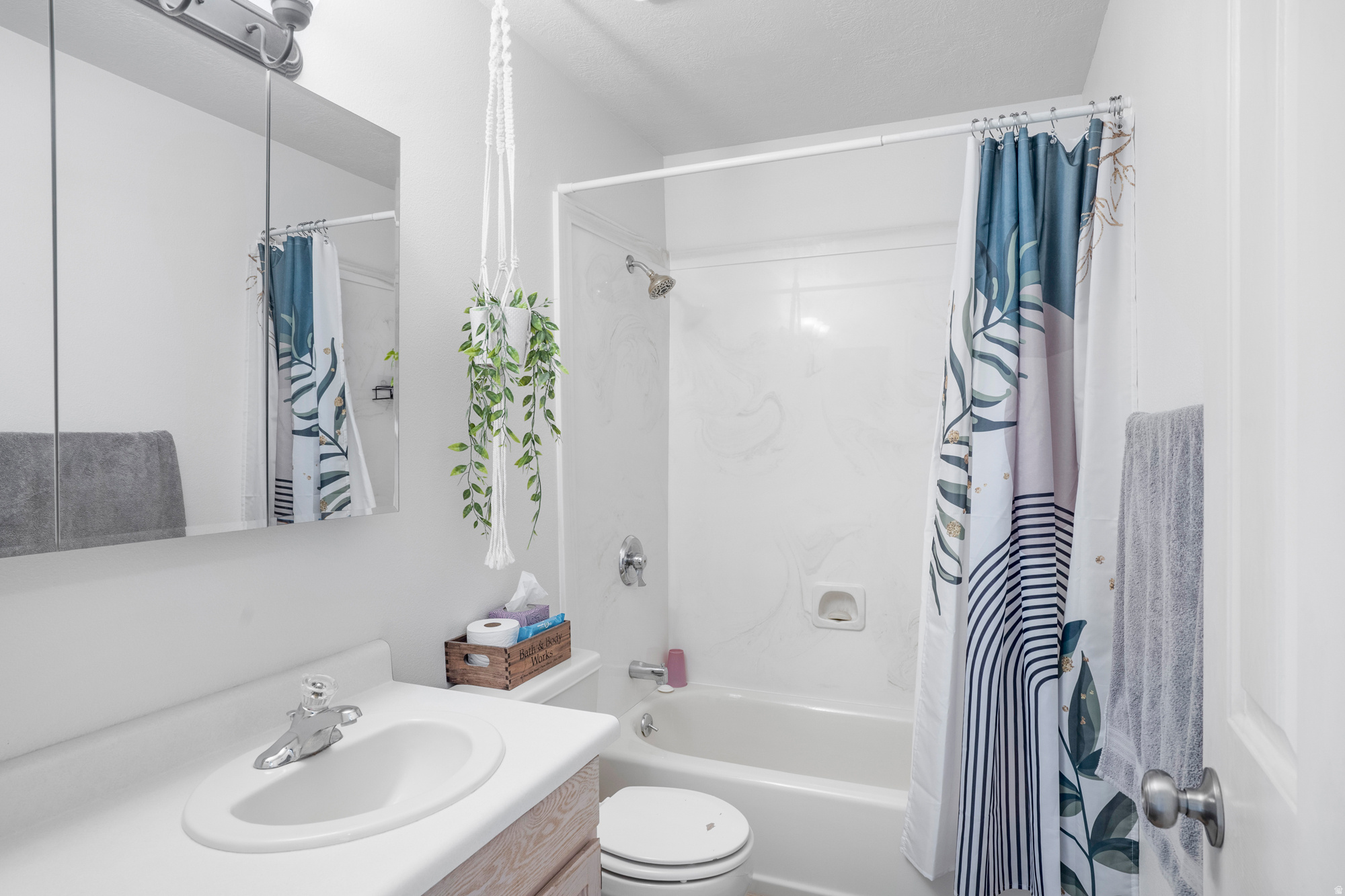 COTTAM BENCH - Residential