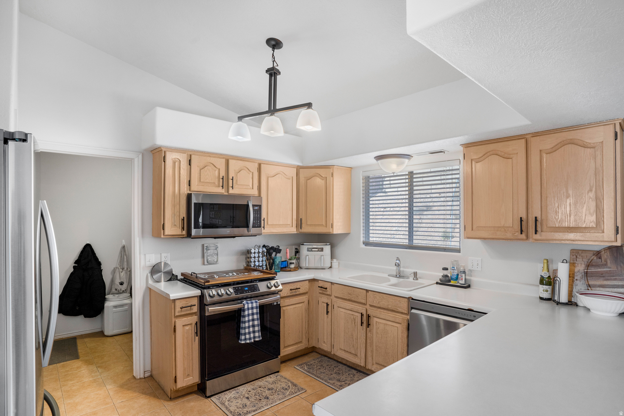 COTTAM BENCH - Residential