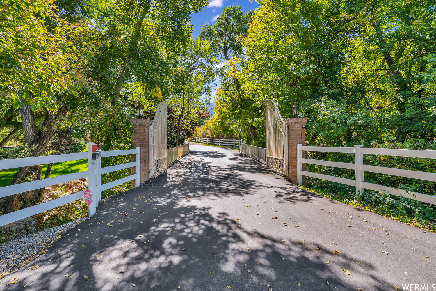 305 S Rachel Ln, New Harmony, Utah image 2