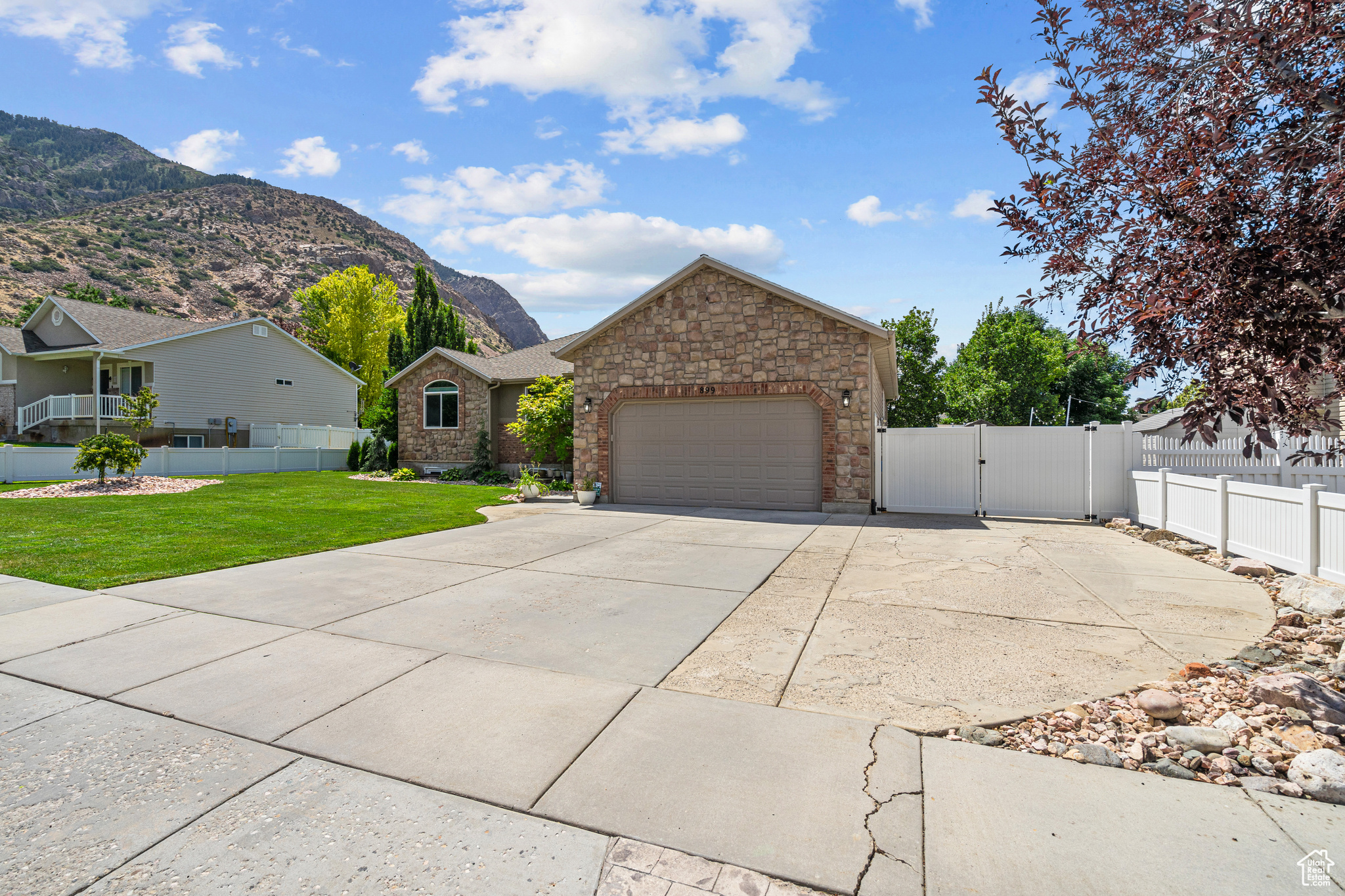 SILVER SPRINGS - Residential
