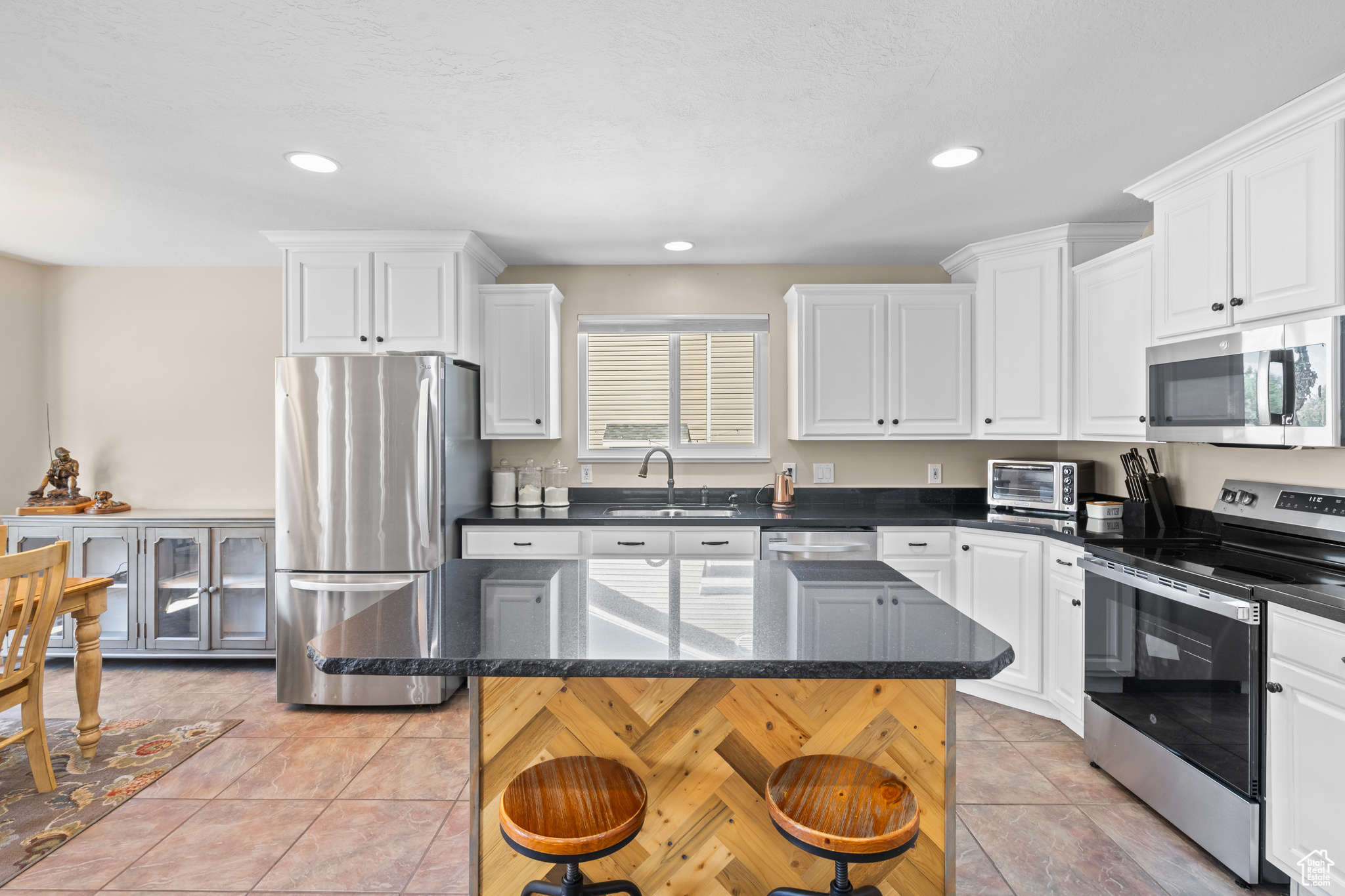 SILVER SPRINGS - Residential