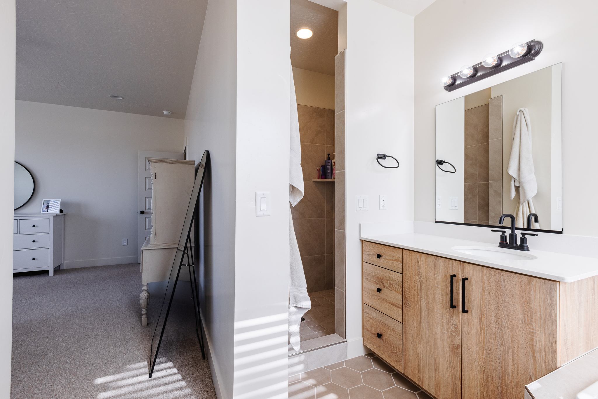 RED PINE 1 - Residential