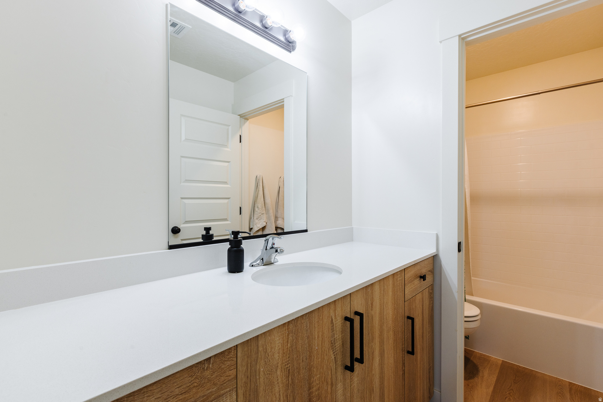 RED PINE 1 - Residential