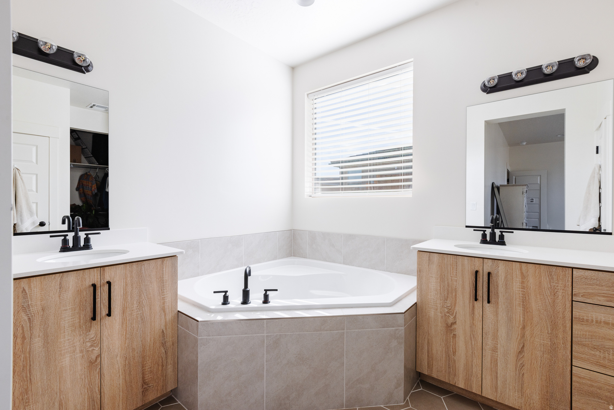 RED PINE 1 - Residential