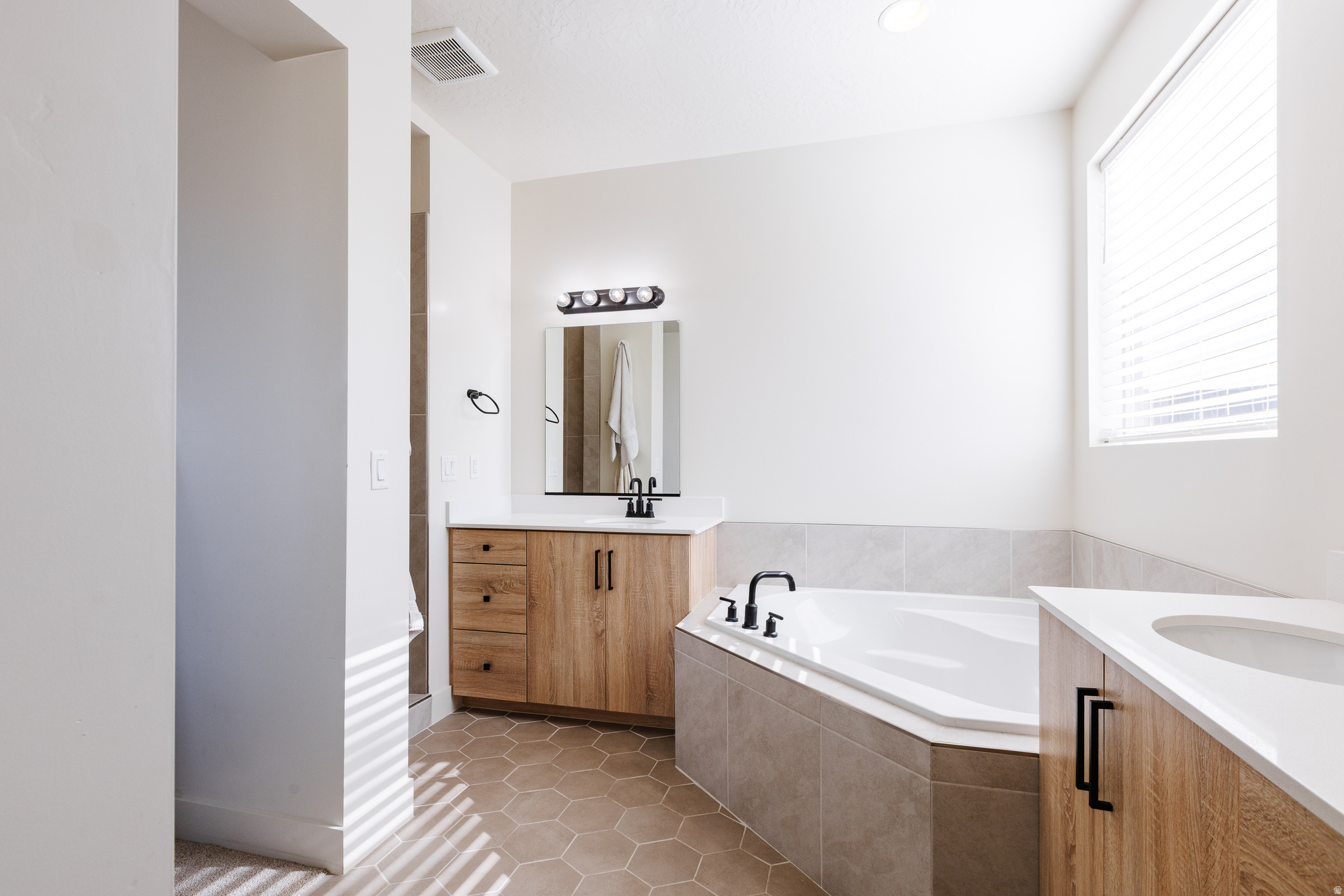 RED PINE 1 - Residential