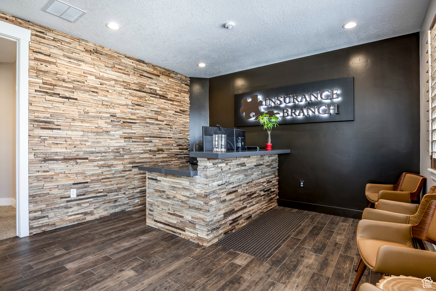 PARK - Commercial Sale