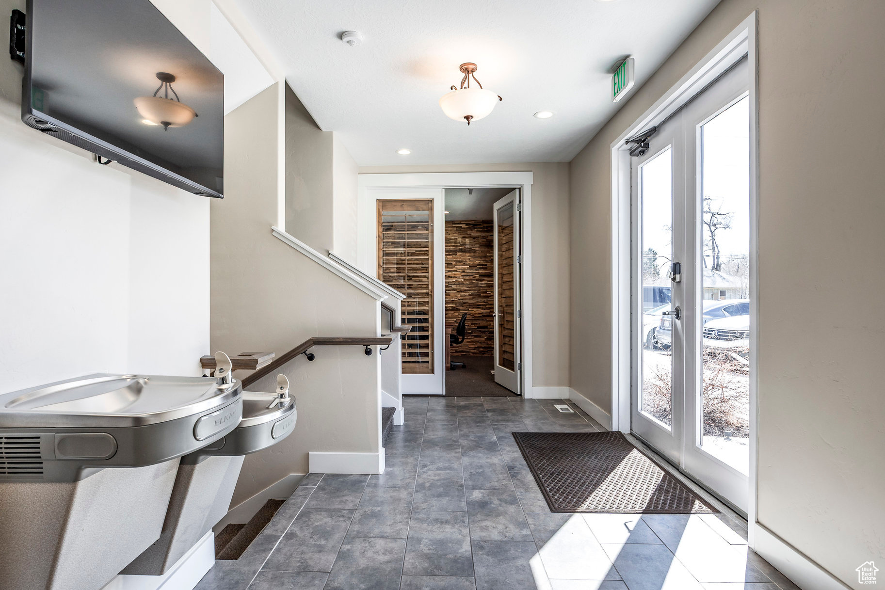 PARK - Commercial Sale