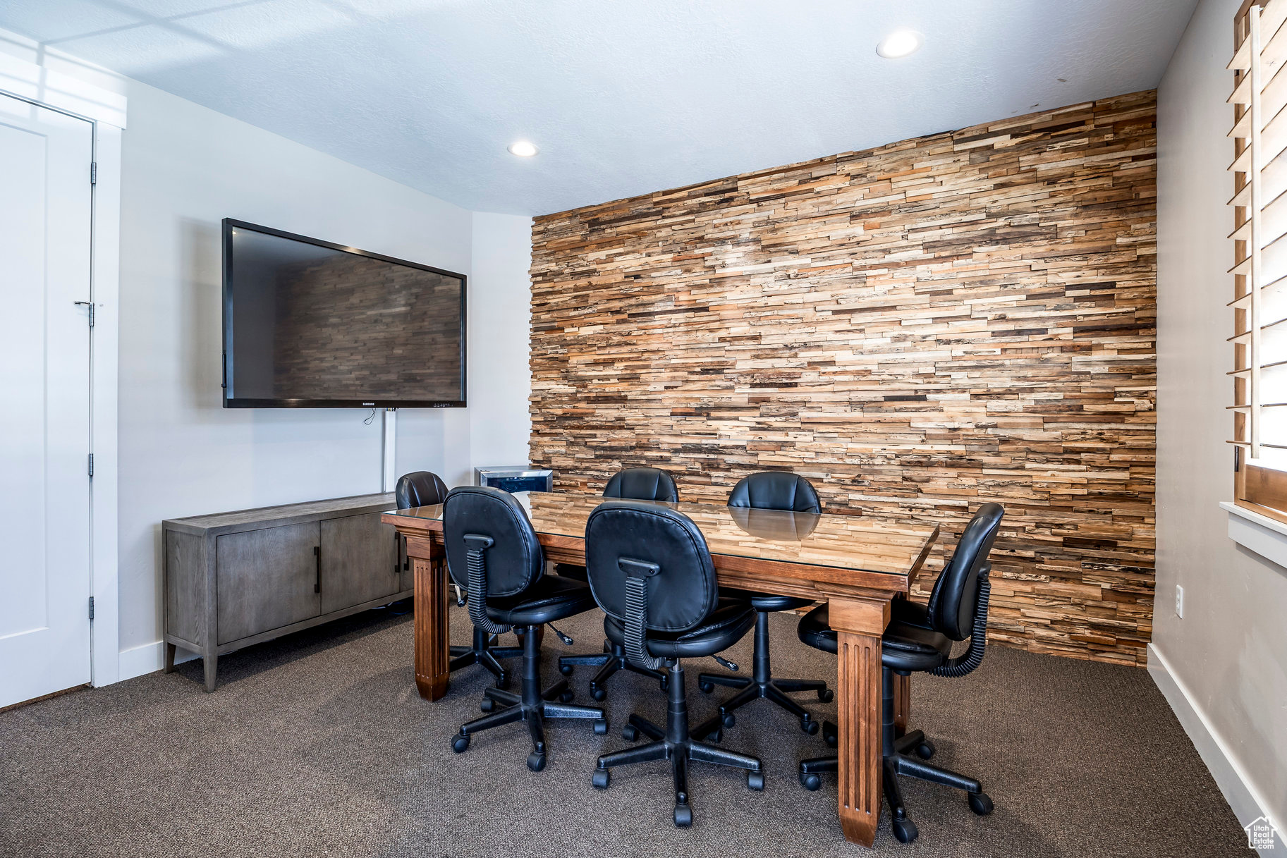 PARK - Commercial Sale