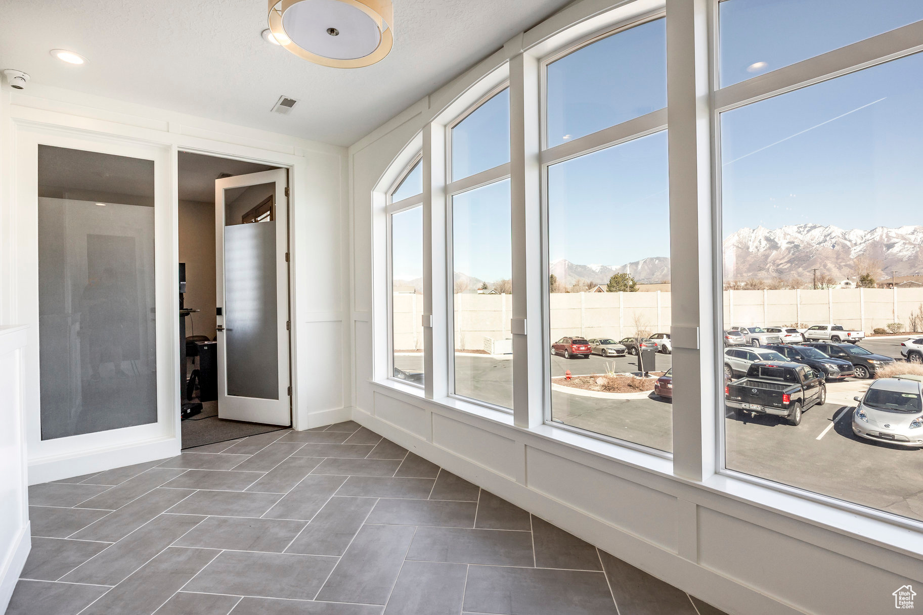 PARK - Commercial Sale