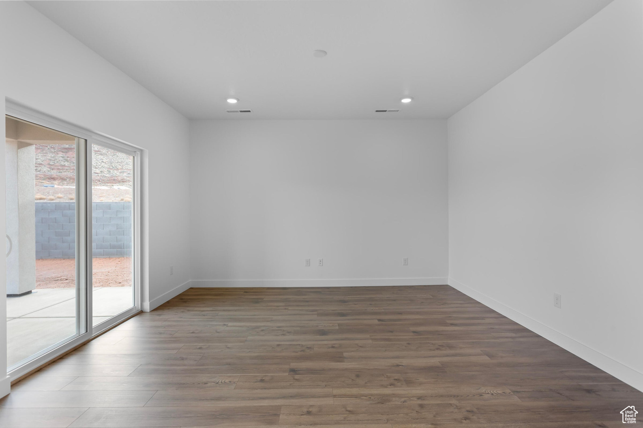 CORRAL HOLLOW AT LONG VALLEY - Residential