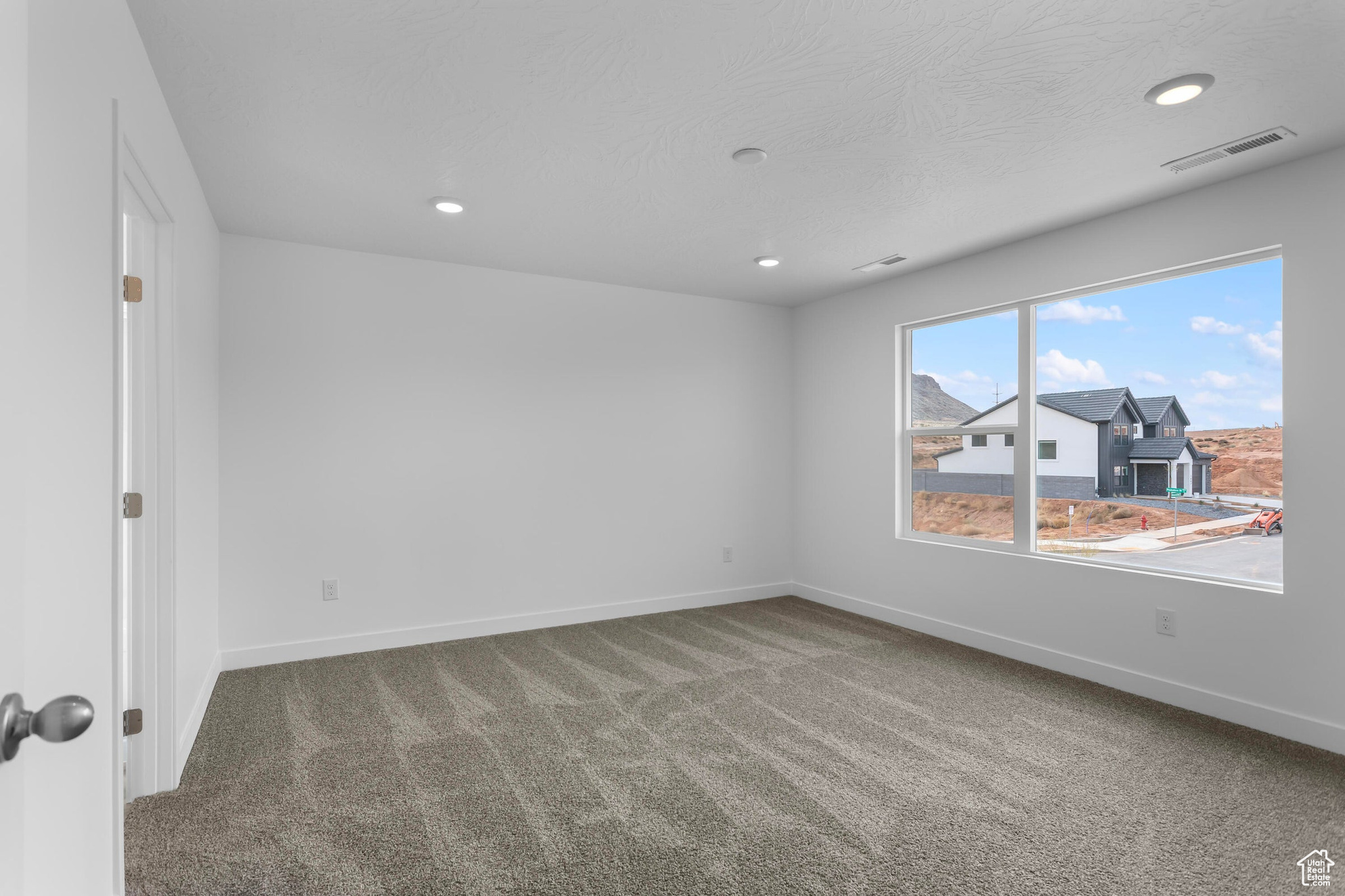CORRAL HOLLOW AT LONG VALLEY - Residential