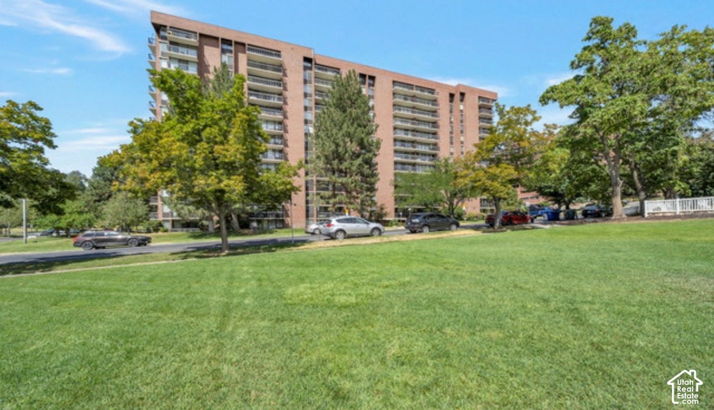 Photo of 123 E 2ND AVE #412, Salt Lake City, UT 84103 (MLS # 2191830)